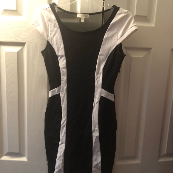 Dress - Picture 1 of 2